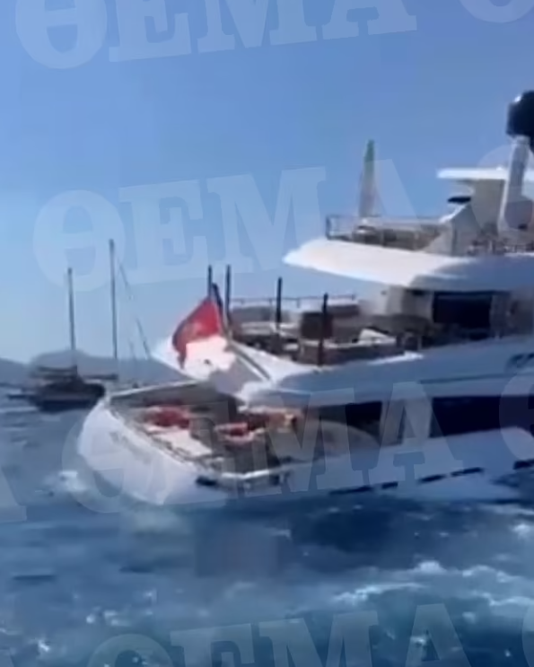 超級遊艇入水後傾斜。(互聯網)