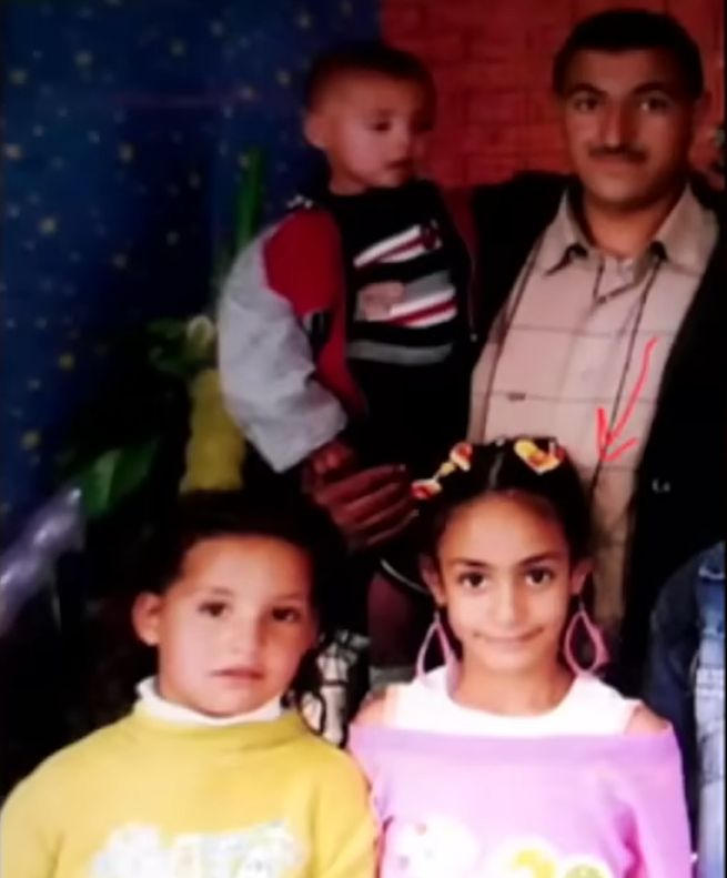 阿爾及利亞女拳手的童年照證非「跨性別」。(影片截圖)