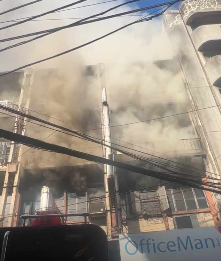 馬尼拉唐人街一幢5層高的商住樓宇發生火警,造成至少11人死亡。(網上圖片/影片截圖)