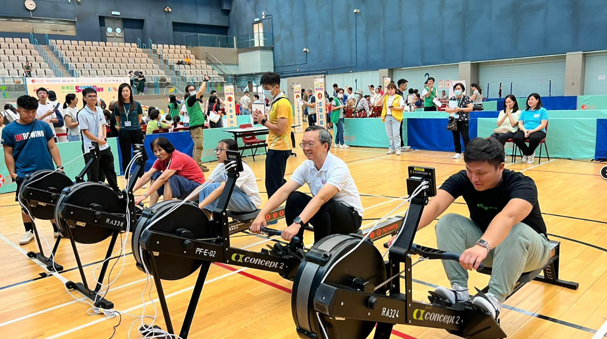 康文署舉辦全民運動日,特首李家超與多名官司身體力行一同參與。