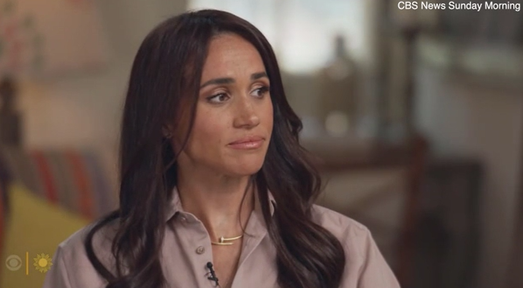 梅根說到自身經歷時眉頭一皺。(互聯網)