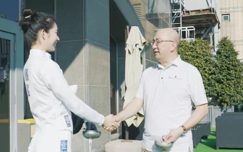 江旻憓曾在2021年接受馬會刊物《駿步人生》訪問,當時的主持便是未來上司譚志源,江旻憓即場指導譚志源打劍。