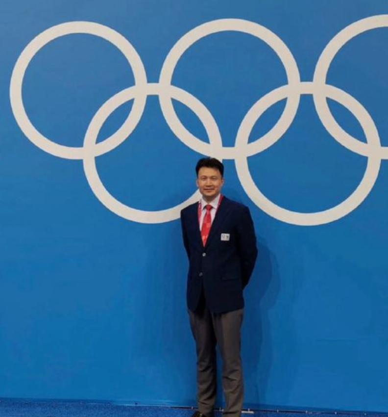 國家體育總局表示,針對近日網上出現質疑國家體育總局下屬單位幹部袁昊然通過個人社交媒體發佈不當言論的信息,局方已關注到相關情況,並立即開始調查處理。