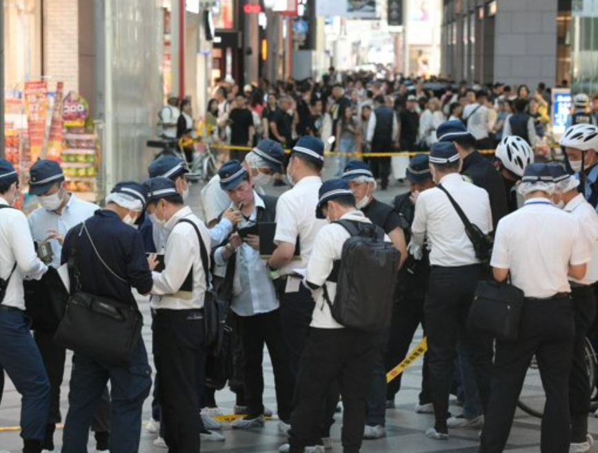日本大阪心齋橋商店街錶行發生劫案(網上圖片)