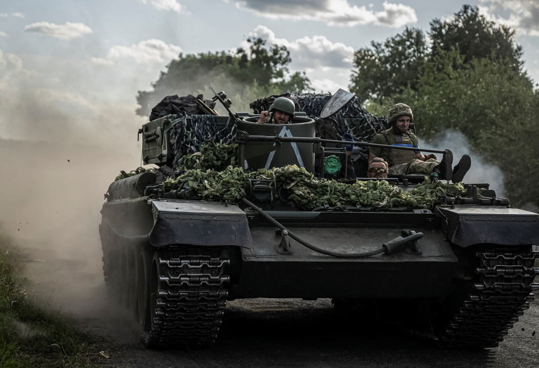 烏克蘭部隊繼續軍事進攻俄羅斯庫爾斯克州,推進至距離邊境約30公里村莊。(路透社)