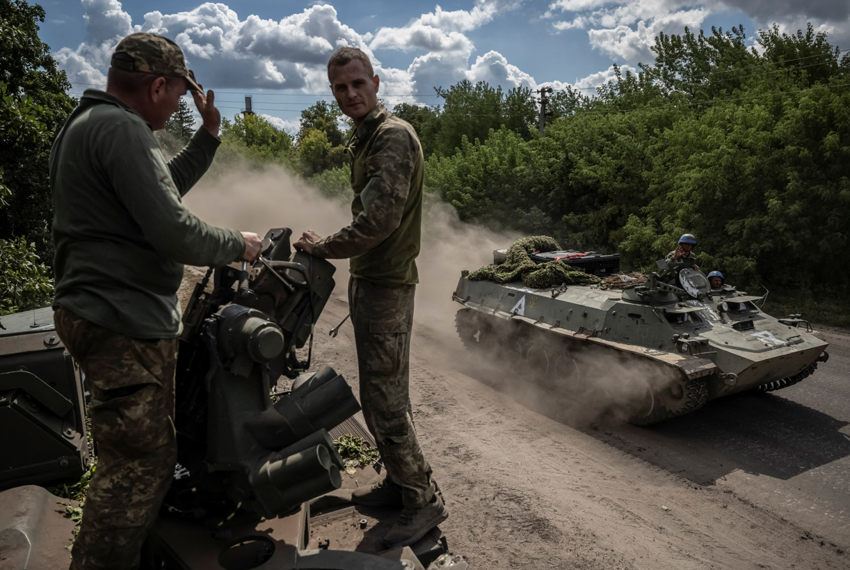 烏克蘭部隊繼續軍事進攻俄羅斯庫爾斯克州,推進至距離邊境約30公里村莊。(路透社)