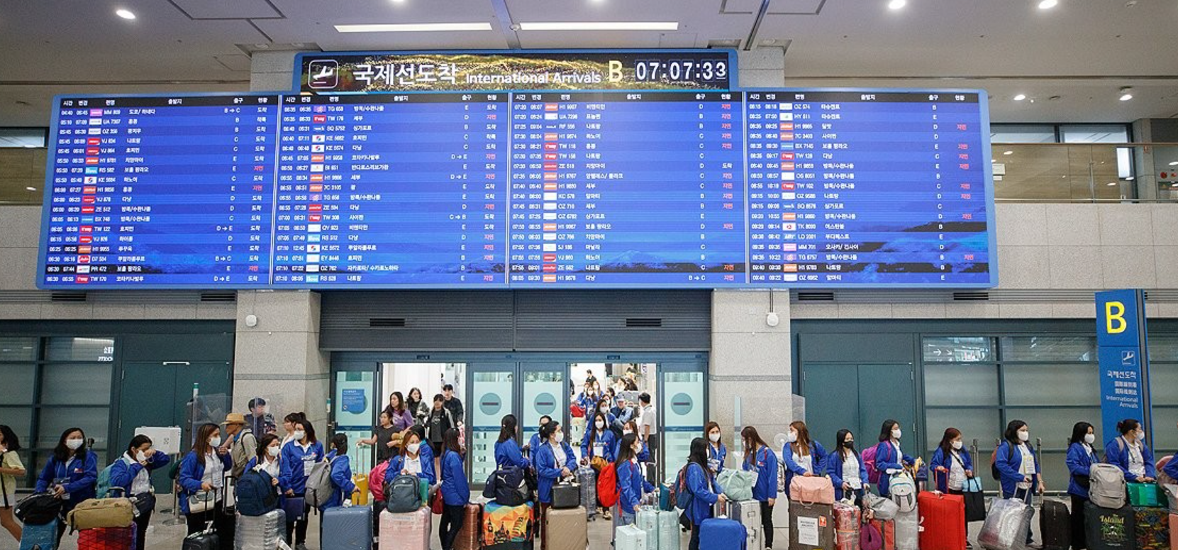 南韓首爾試行引入100名菲律賓家務護理人員,9月3日起為首爾家庭提供半年家政不留宿服務。工資按照南韓最低工資標準支付,每月至少238萬韓圜(約1.3萬港元)。(網上圖片)