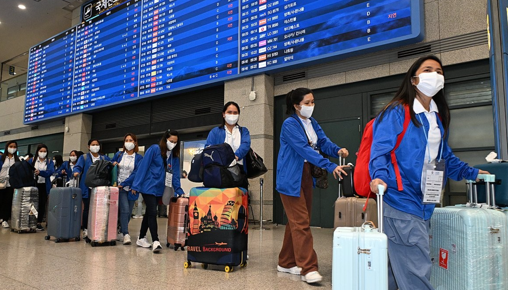 南韓首爾試行引入100名菲律賓家務護理人員,9月3日起為首爾家庭提供半年家政不留宿服務。工資按照南韓最低工資標準支付,每月至少238萬韓圜(約1.3萬港元)。(網上圖片)