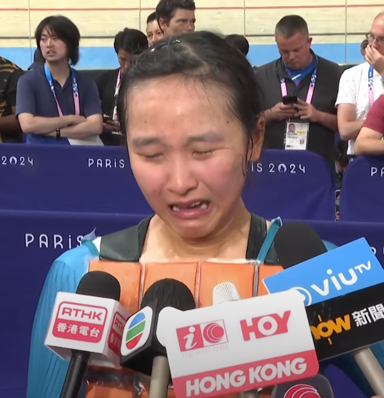 李慧詩看完李思穎訪問後,認為對方沒有發揮出表現,鼓勵師妹「運動員就係咁,輸咗,總結咗,發現自己唔知做緊啲乜,4年之後再繼續,輸咗係無對唔住任何人。