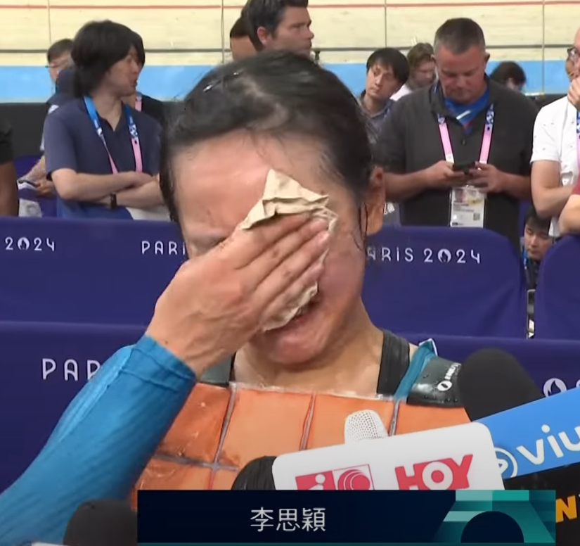 李慧詩看完李思穎訪問後,認為對方沒有發揮出表現,鼓勵師妹「運動員就係咁,輸咗,總結咗,發現自己唔知做緊啲乜,4年之後再繼續,輸咗係無對唔住任何人。