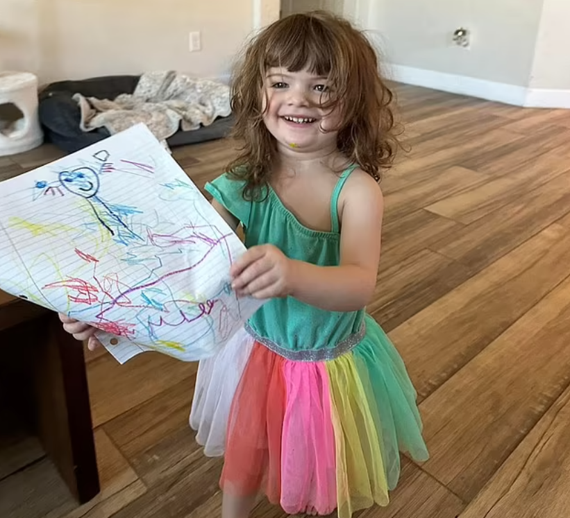 2歲女兒Parker被獨留車上熱死。(互聯網)