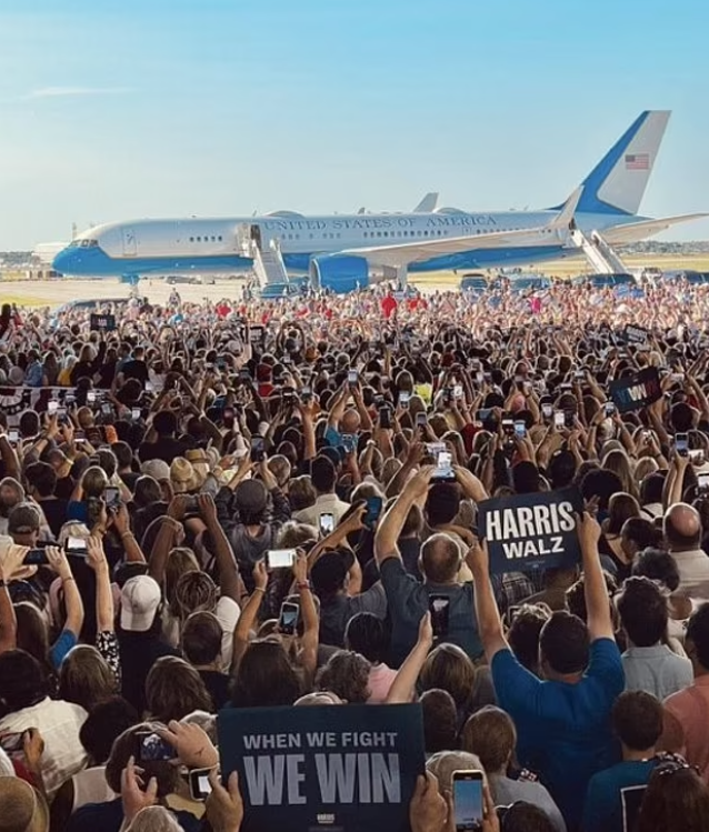 有照片可見現場有很多人。(互聯網)