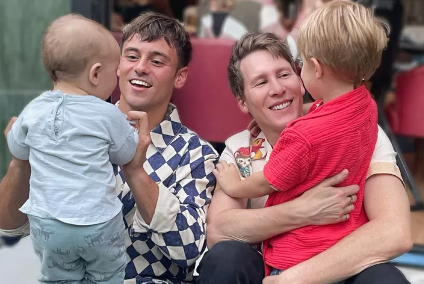 戴利今年第5次參加奧運,丈夫帶着一對兒子在場邊為加油打氣(網上圖片)