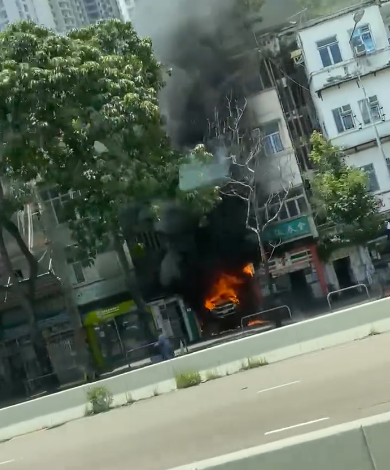香港仔大道一間地下車房發生火警。(影片截圖)