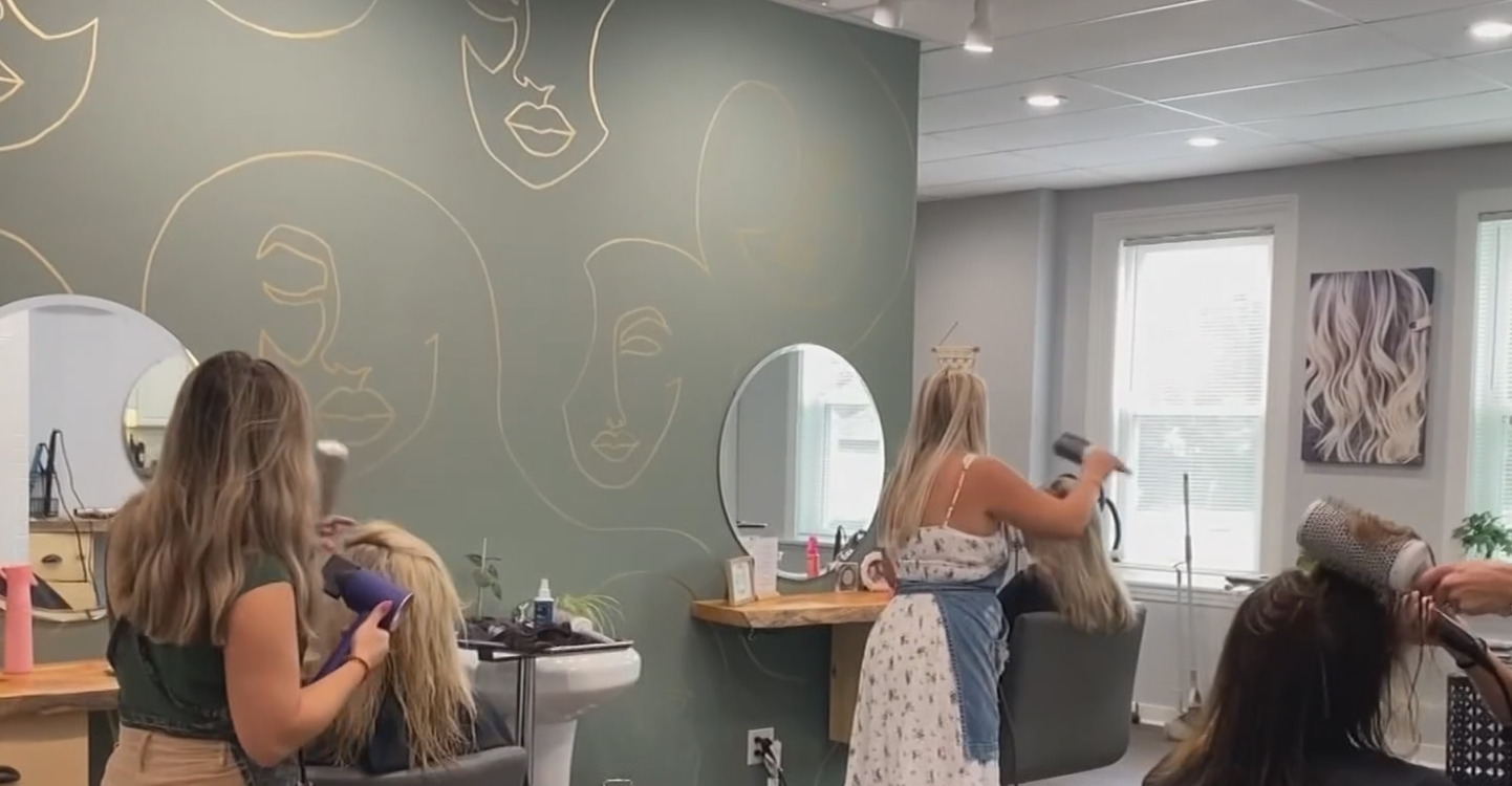 「413沙龍」(Four One Three Salon)髮型院