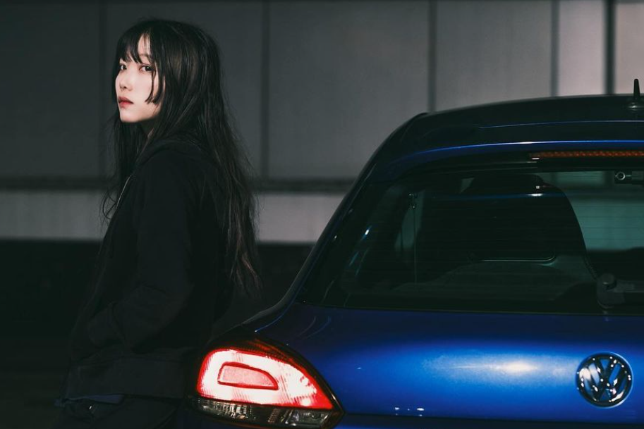 九巴「仙氣女車長」閒時亦熱愛駕車及出席COSPLAY活動。(網上圖片)