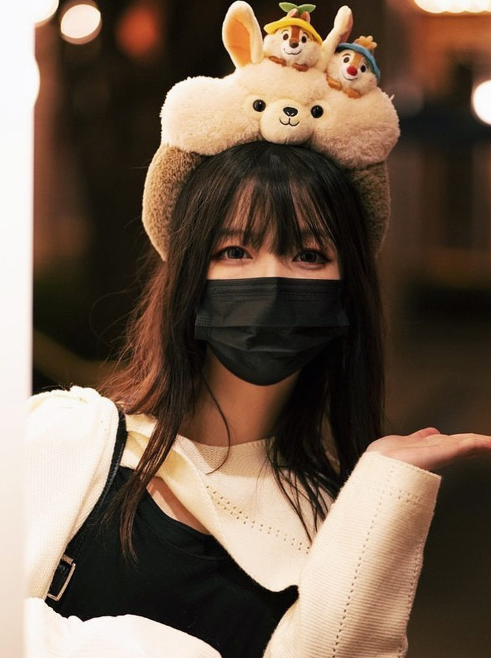 九巴「仙氣女車長」閒時亦熱愛駕車及出席COSPLAY活動。(網上圖片)