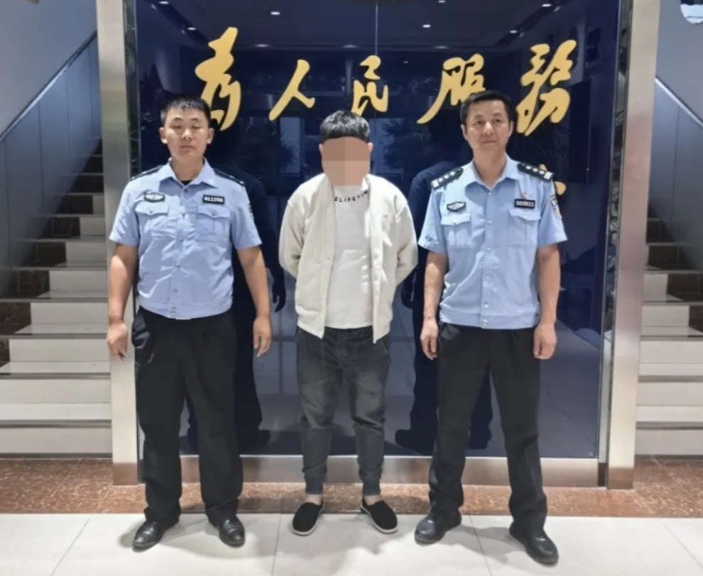 濟南市公安局天橋分局通報一宗案件,一家三口公開在村微信群內互罵,被依法行政拘留。(網上圖片)