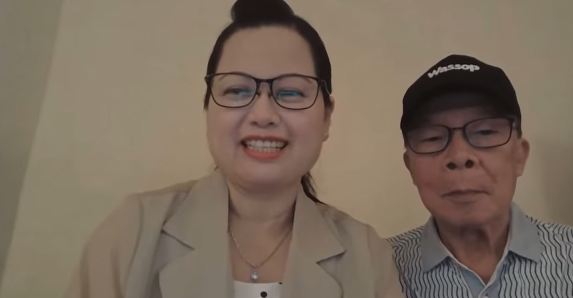 何太與何伯直播被攔阻,非常無癮。