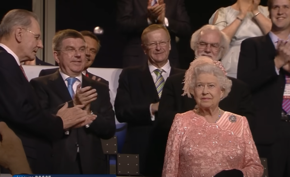 英女王占士邦短片