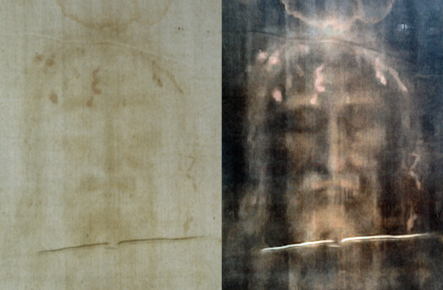 都靈裹屍布其中一部分的正面照片(左)以及經數碼處理後的圖像(右)。(互聯網)