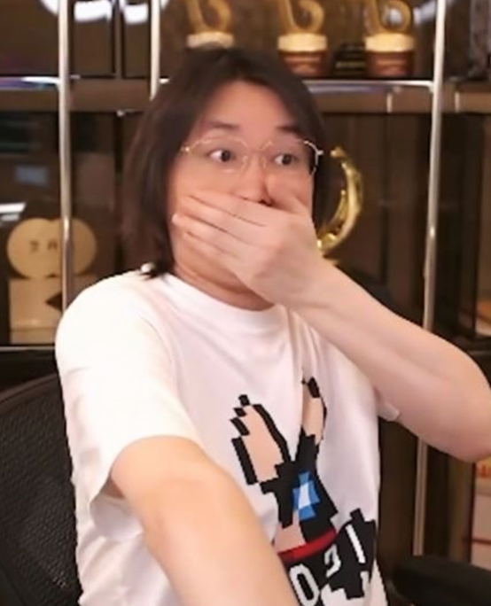 黑神話悟空|張大仙玩《黑神話︰悟空》玩到作嘔,「張大仙全球首吐」隨即衝上熱搜。(互聯網)