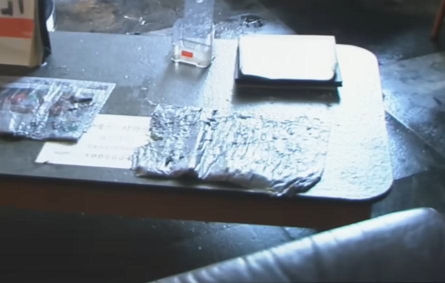 南韓光州市一間牙科診所發生爆炸,門口被人放置可疑快遞紙箱,具有丁烷瓦斯成份的爆炸物被點火引燃,家具、天花板被燒,幸未有傷亡。