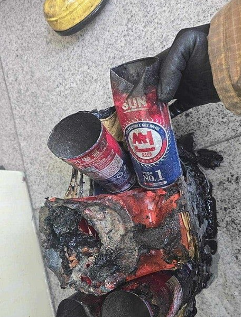 南韓光州市一間牙科診所發生爆炸,門口被人放置可疑快遞紙箱,具有丁烷瓦斯成份的爆炸物被點火引燃,家具、天花板被燒,幸未有傷亡。