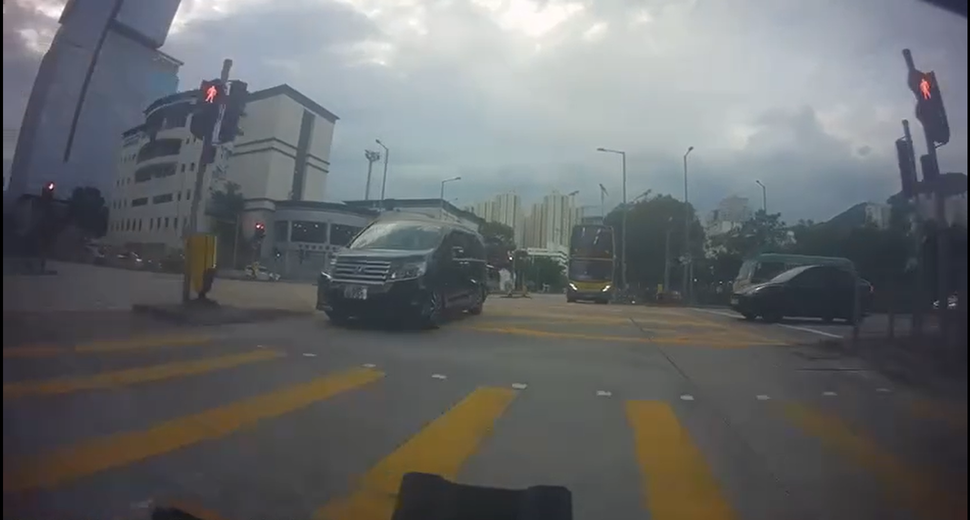 (@fb車cam L 香港群組/周星星影片截圖)