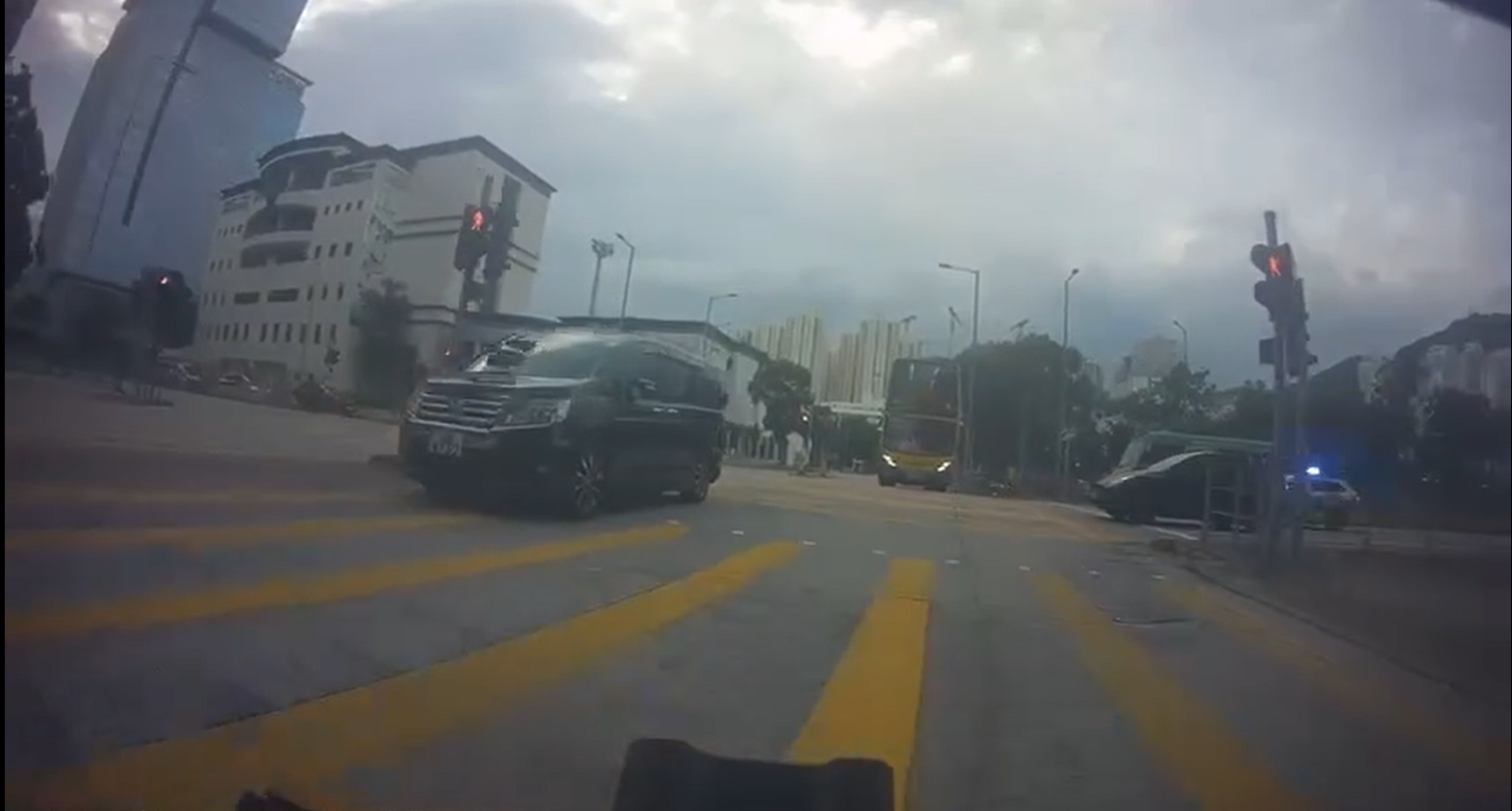 (@fb車cam L 香港群組/周星星影片截圖)