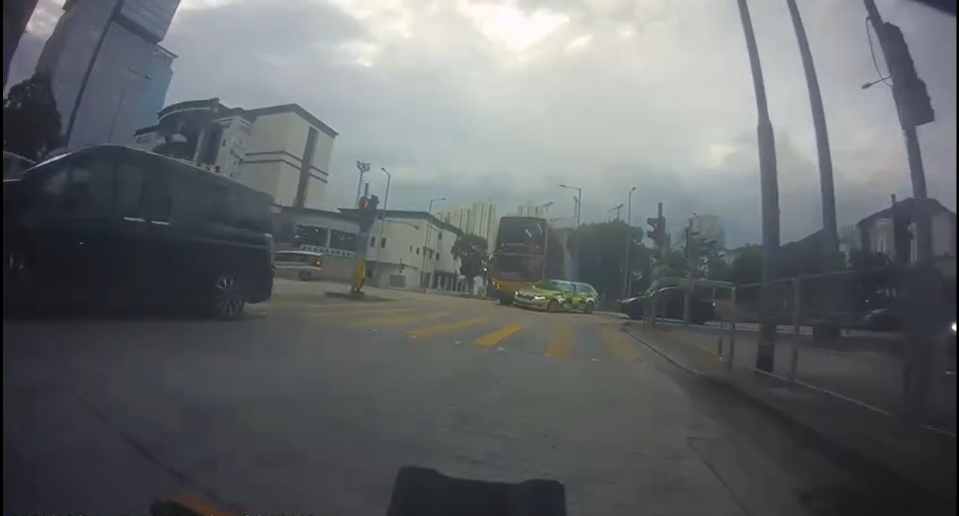 (@fb車cam L 香港群組/周星星影片截圖)