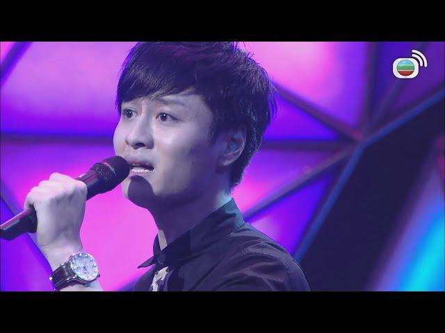 謝東閔是在2010年參加《超級巨聲2》入行。