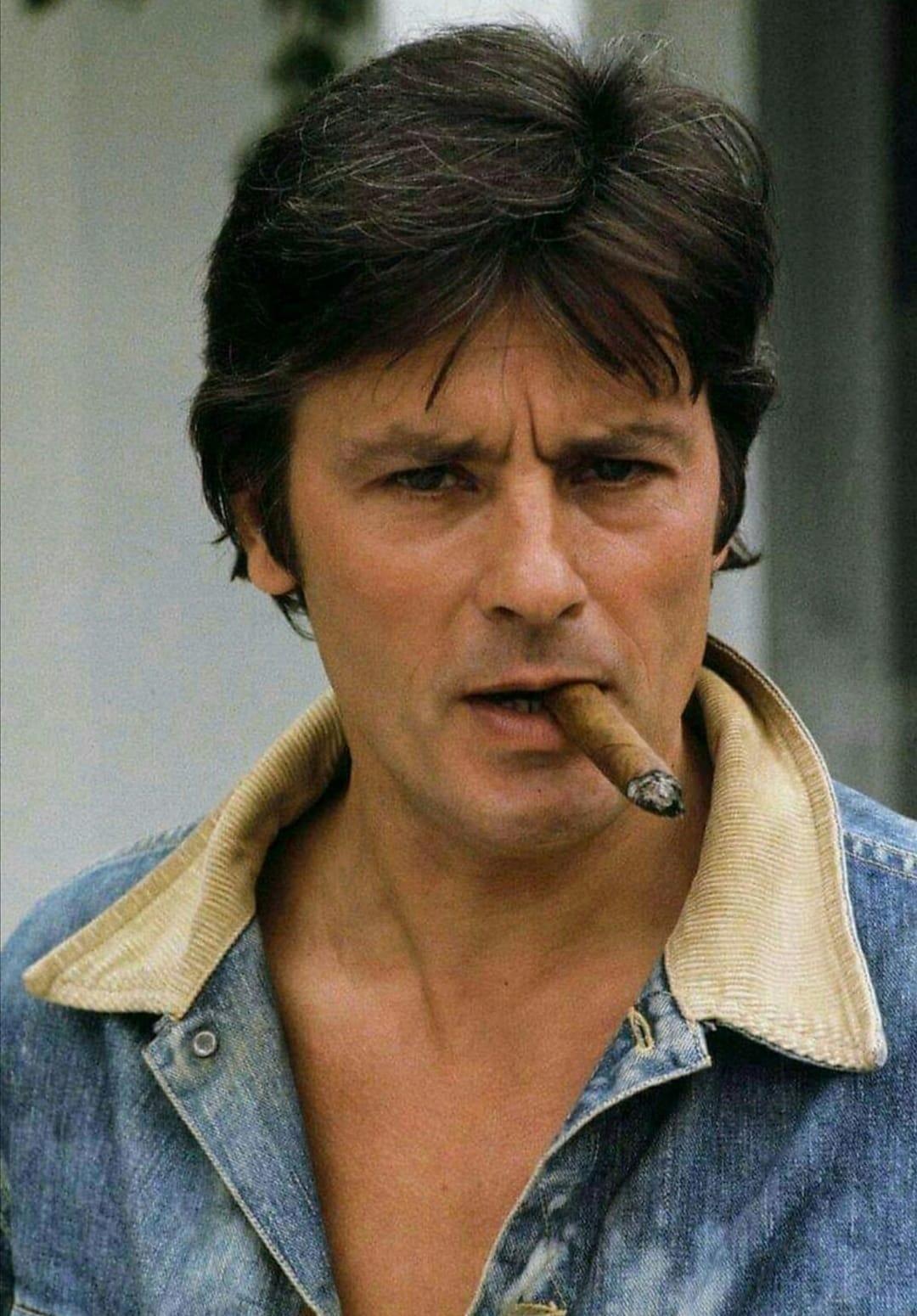 不少男星曾參考阿倫狄龍的形象貿演出。