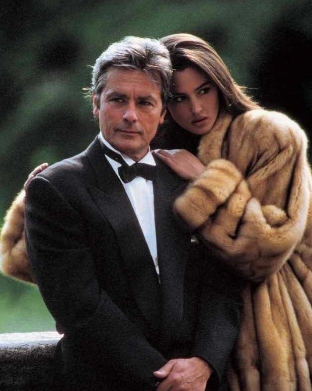 1989年與女星Monica Bellucci合照。