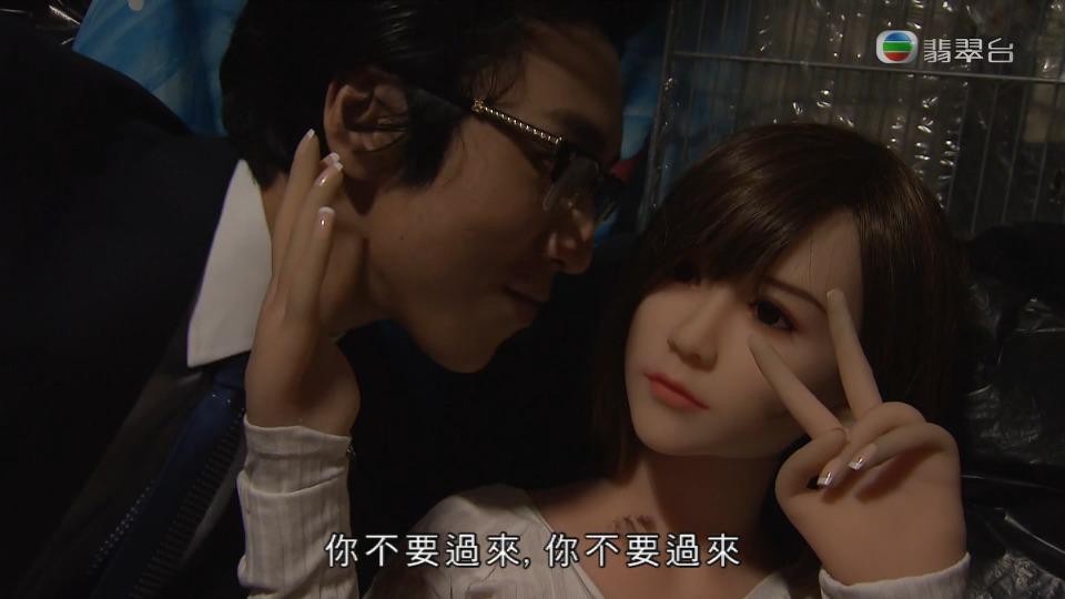 以網戀、美魔女、怪獸家長、直播事故、性愛娃娃及性交轉運等為主題的故事,緊貼時事熱話,大膽創新。(圖片來源:《金宵大廈》影片截圖)