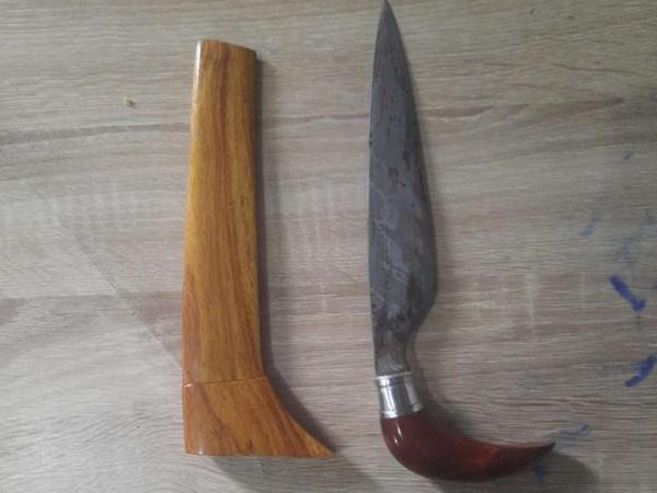 據指兇器為部落傳統匕首Badik。(非案中兇器。網上圖片)