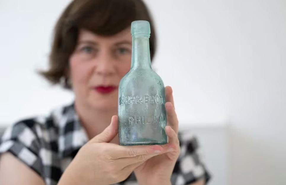 瓶身標有「Barr & Brother Philadelphia」字樣。(網上圖片)