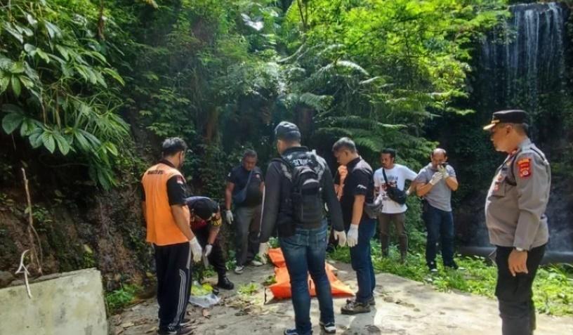 女子輕傷尋救援,男子送院重傷不治。(X)