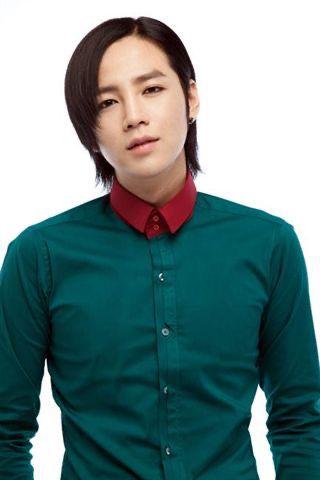 2009年偶像劇劇《原來是美男》是張根碩的代表作。