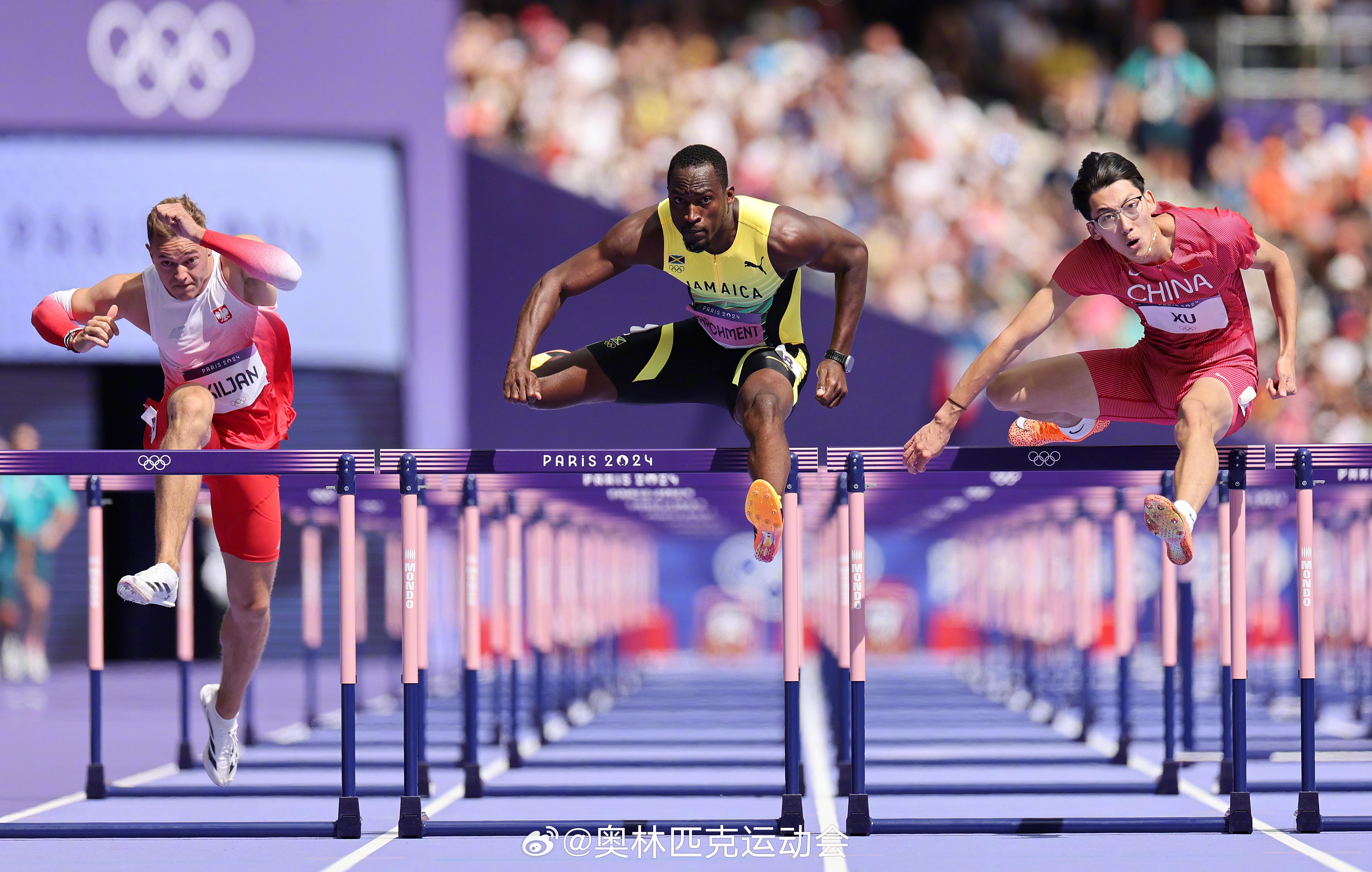 巴黎奧運田徑男子110公尺跨欄,20歲中國選手徐卓一以13.40秒小組第一名成績,晉級半決賽。