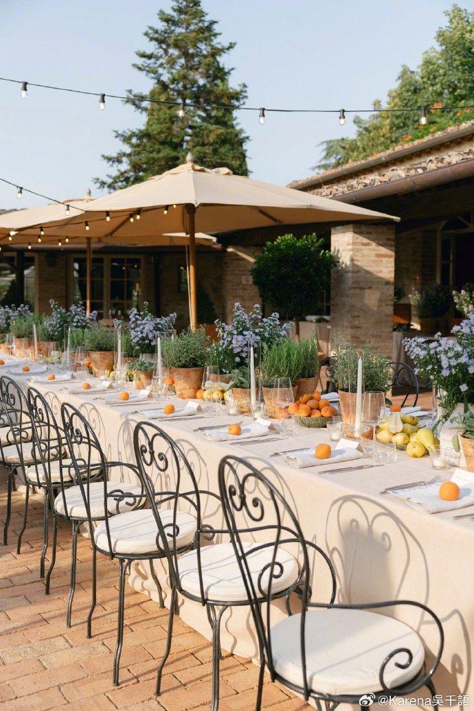 吳千語與施伯雄在意大利舉行戶外婚禮。