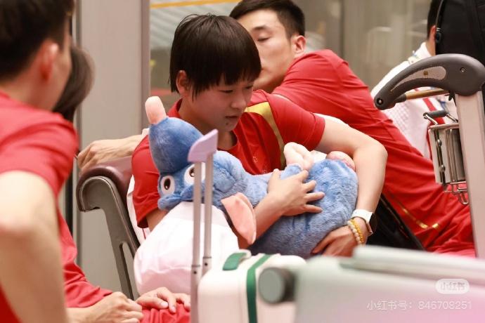 全紅嬋非常著緊這個毛公仔,擔憂它會不見。