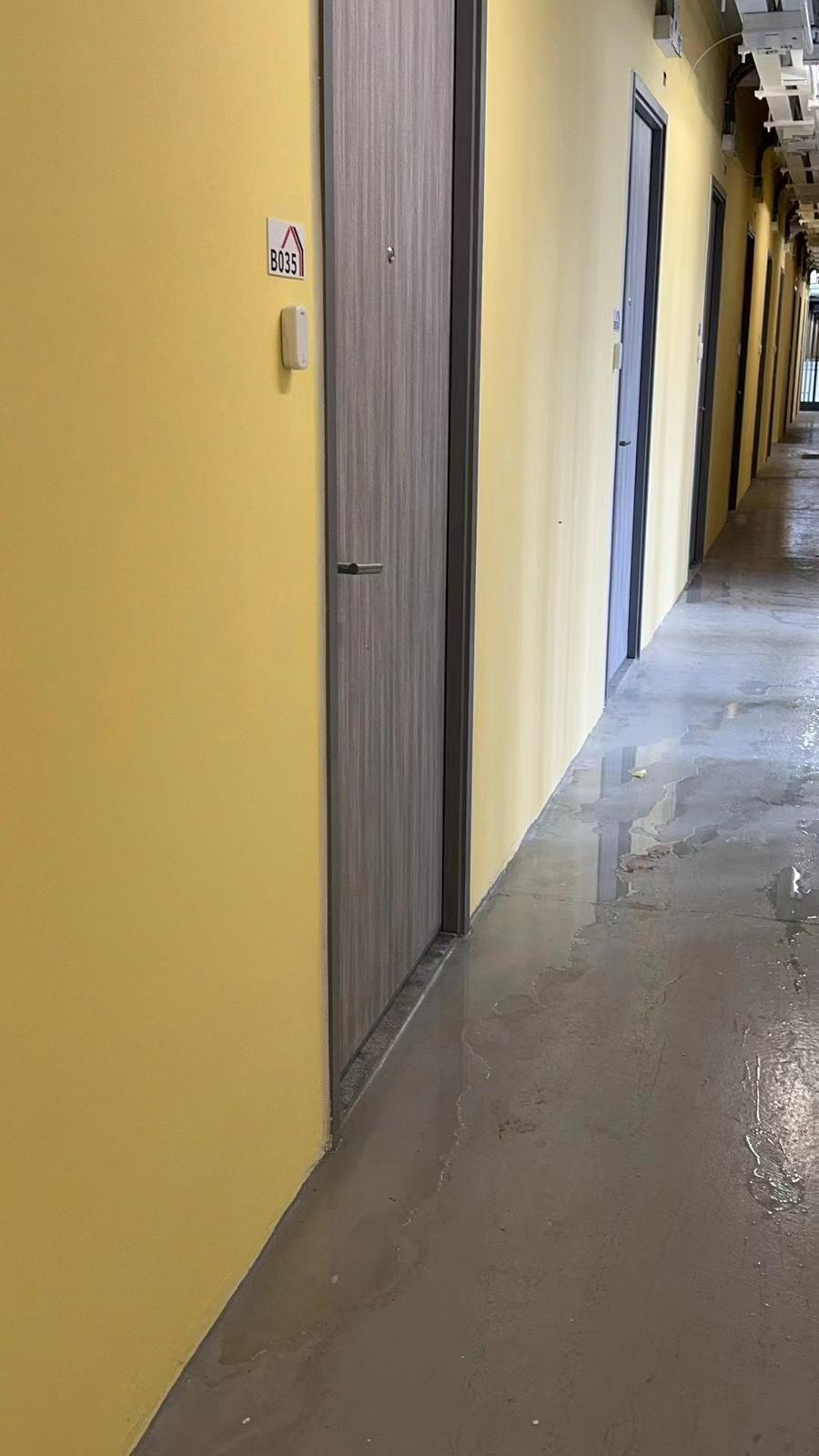 「啟德‧東寓」部分單位在雨天時有積水倒流入屋(九龍城區議員林博提供)