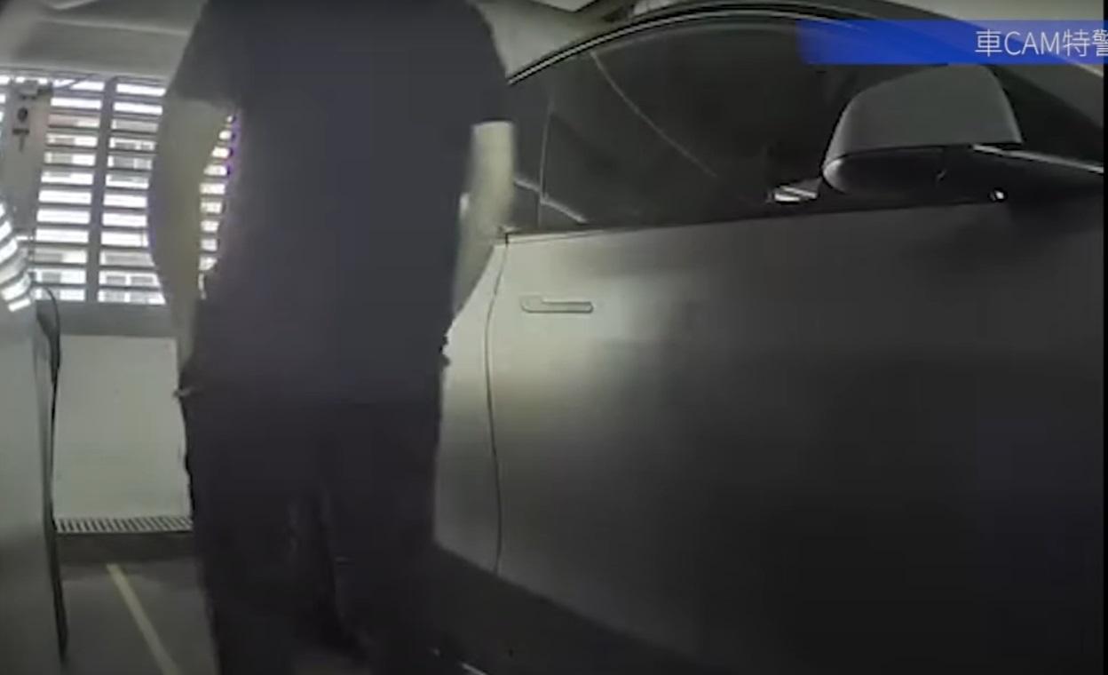 車Cam直擊|北角停車場現鎅車狂徒。(網片截圖)