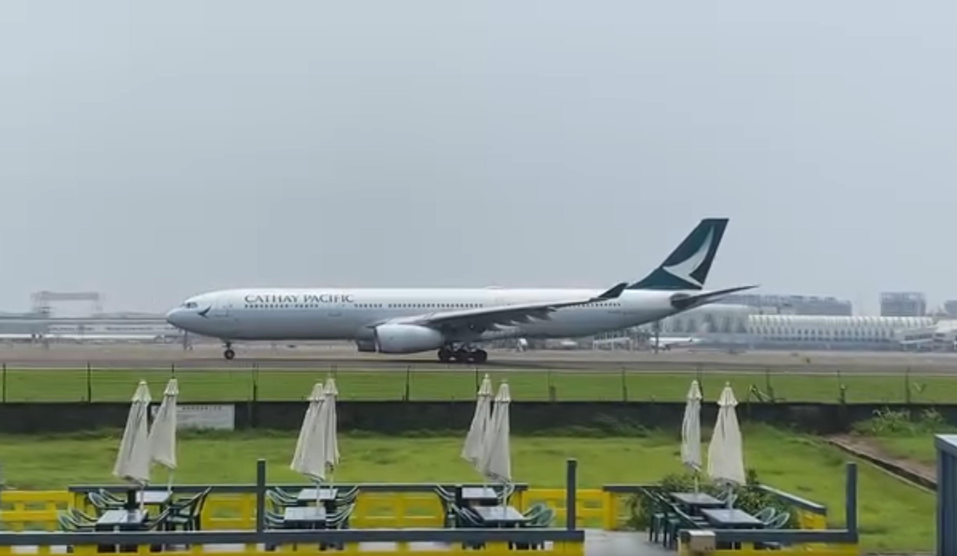 網上流傳的涉事國泰航空。(網片截圖)