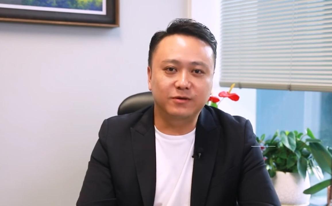 立法會議員李世榮建議政府研究如何利用科技,提升「智能執法」系統。(李世榮fb影片截圖)