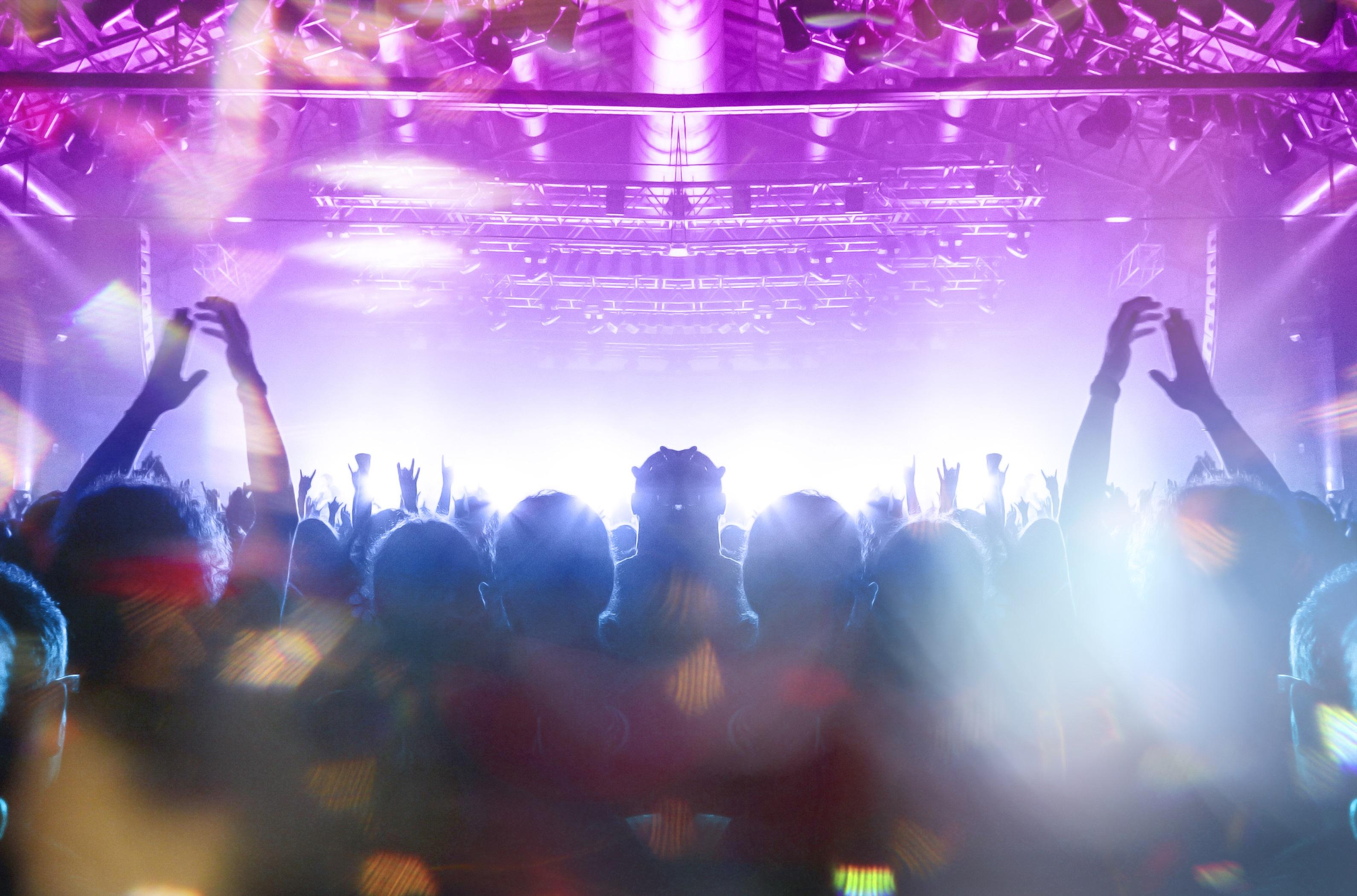 狗仔隊以往經常到的士高及夜店搵料。