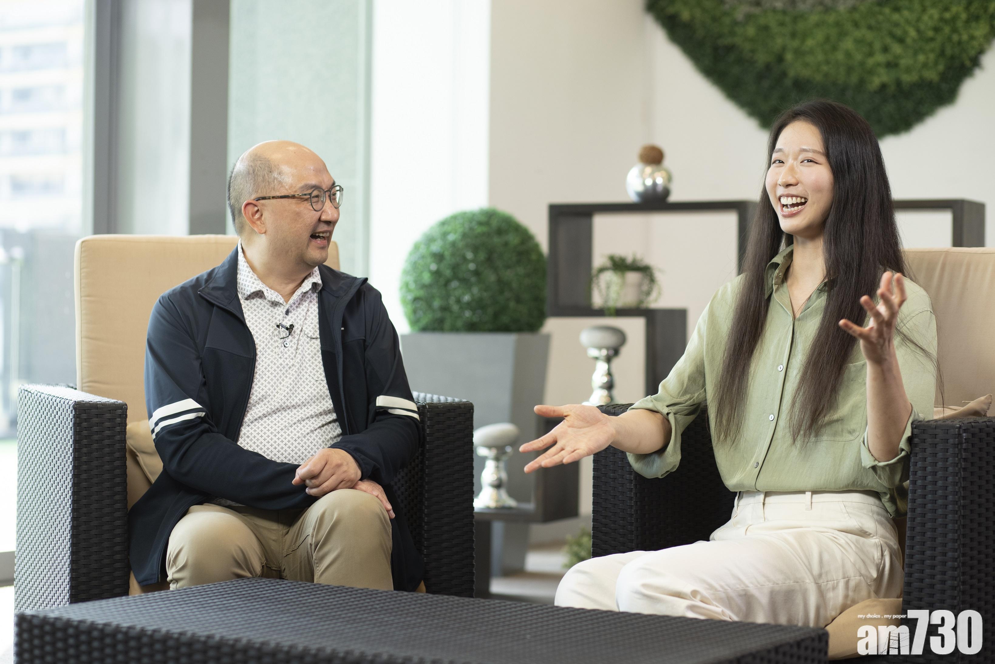 江旻憓曾在2021年接受馬會刊物《駿步人生》訪問,當時的主持便是未來上司譚志源,江旻憓即場指導譚志源打劍。