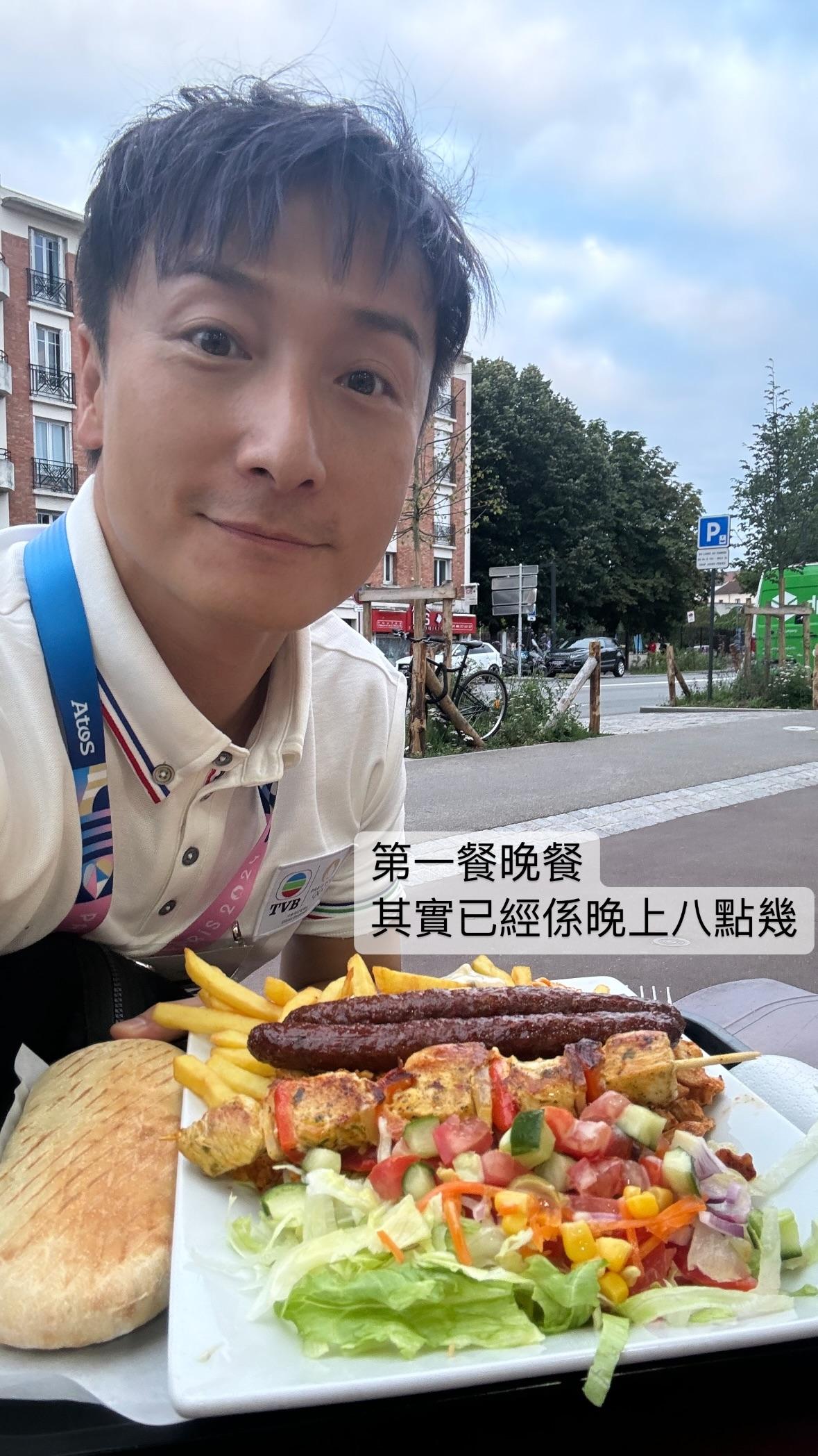 小方每日都好勤力喺社交網Update工作日誌。