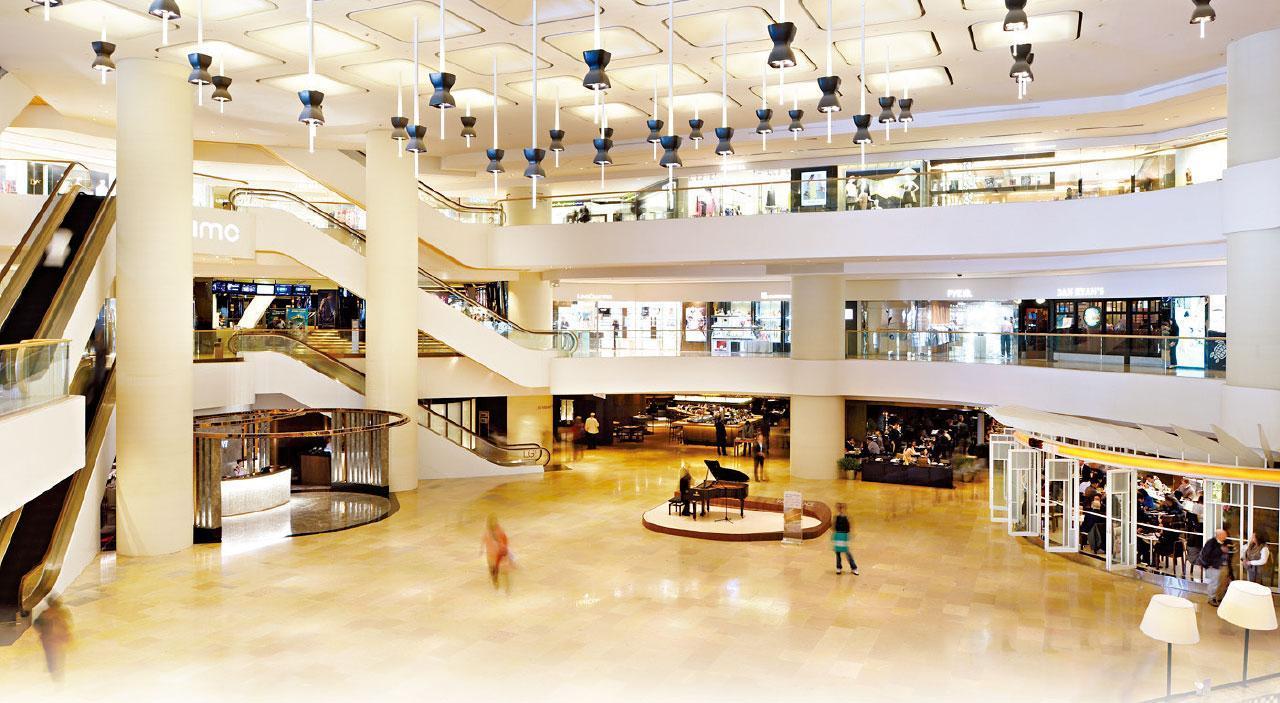 FB「灣仔群組」有讀者指三期通向地鐵站的隧道,部分由防空洞改建,每次行過都覺被「朋友」盯著的壓迫感。